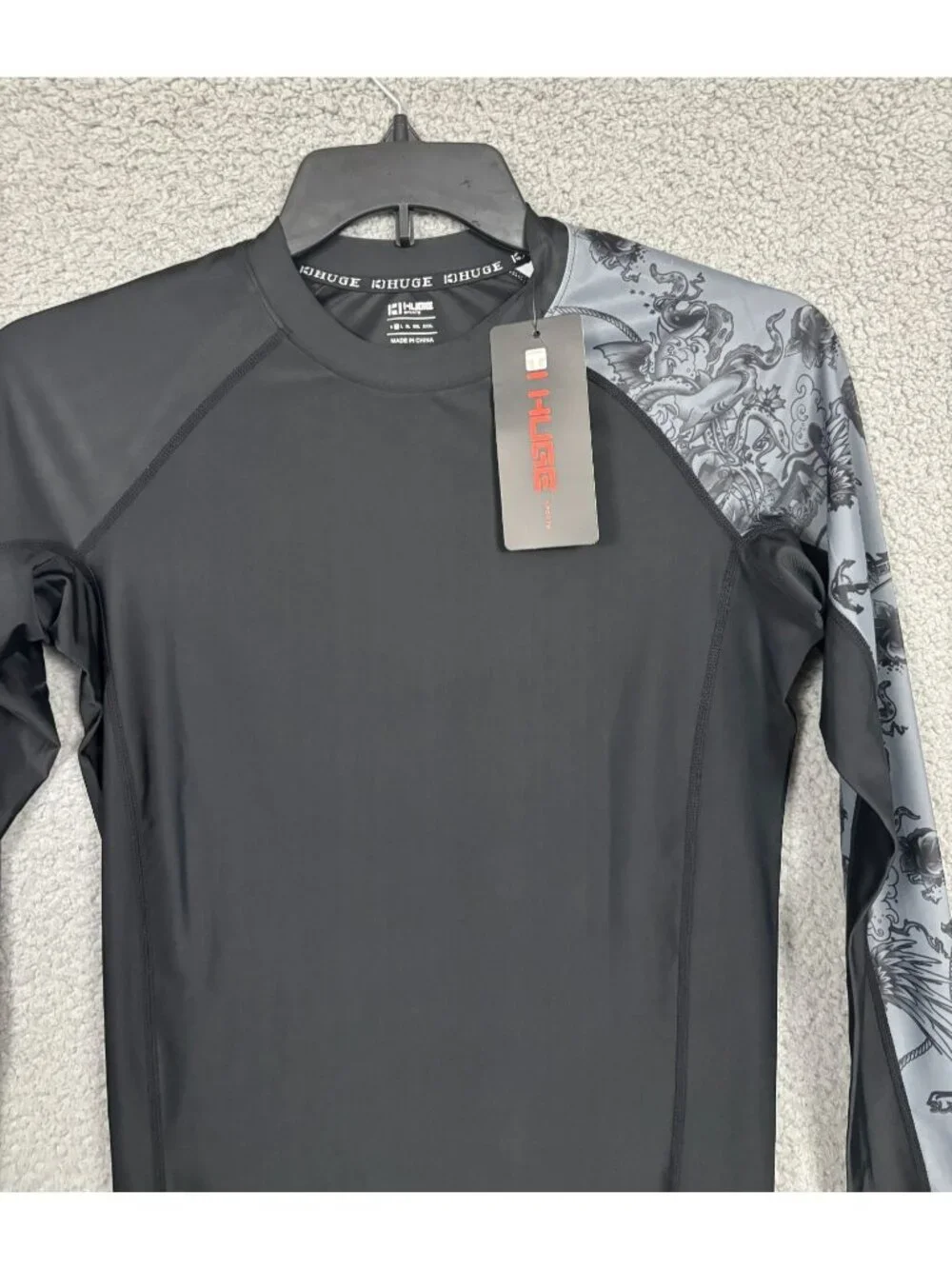 Huge Sports Mens Black & Gray Long Sleeve Rash Guard UPF 50+ Quick-Dry Med NWTs